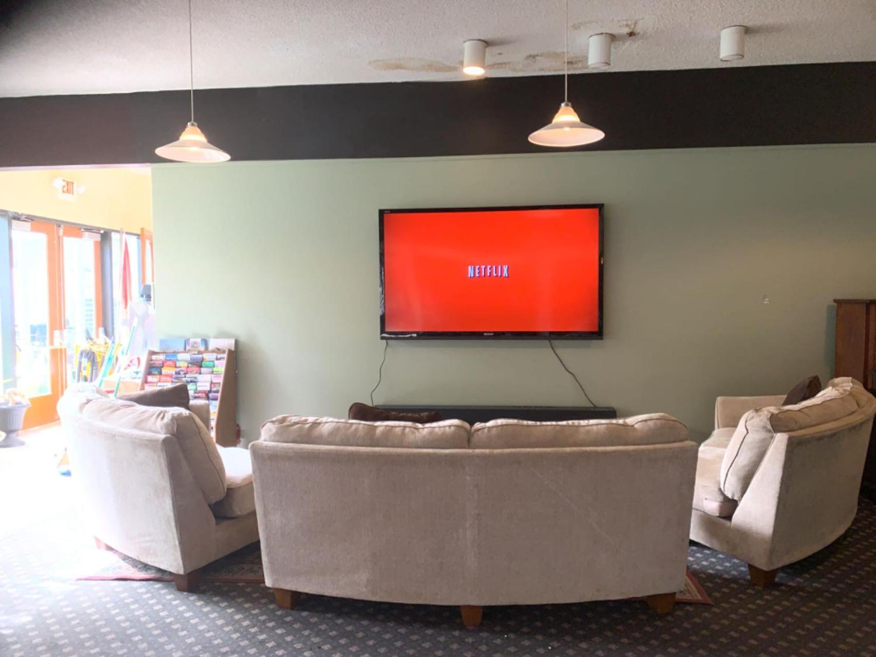 Providence Place Inn Port Hardy Εξωτερικό φωτογραφία