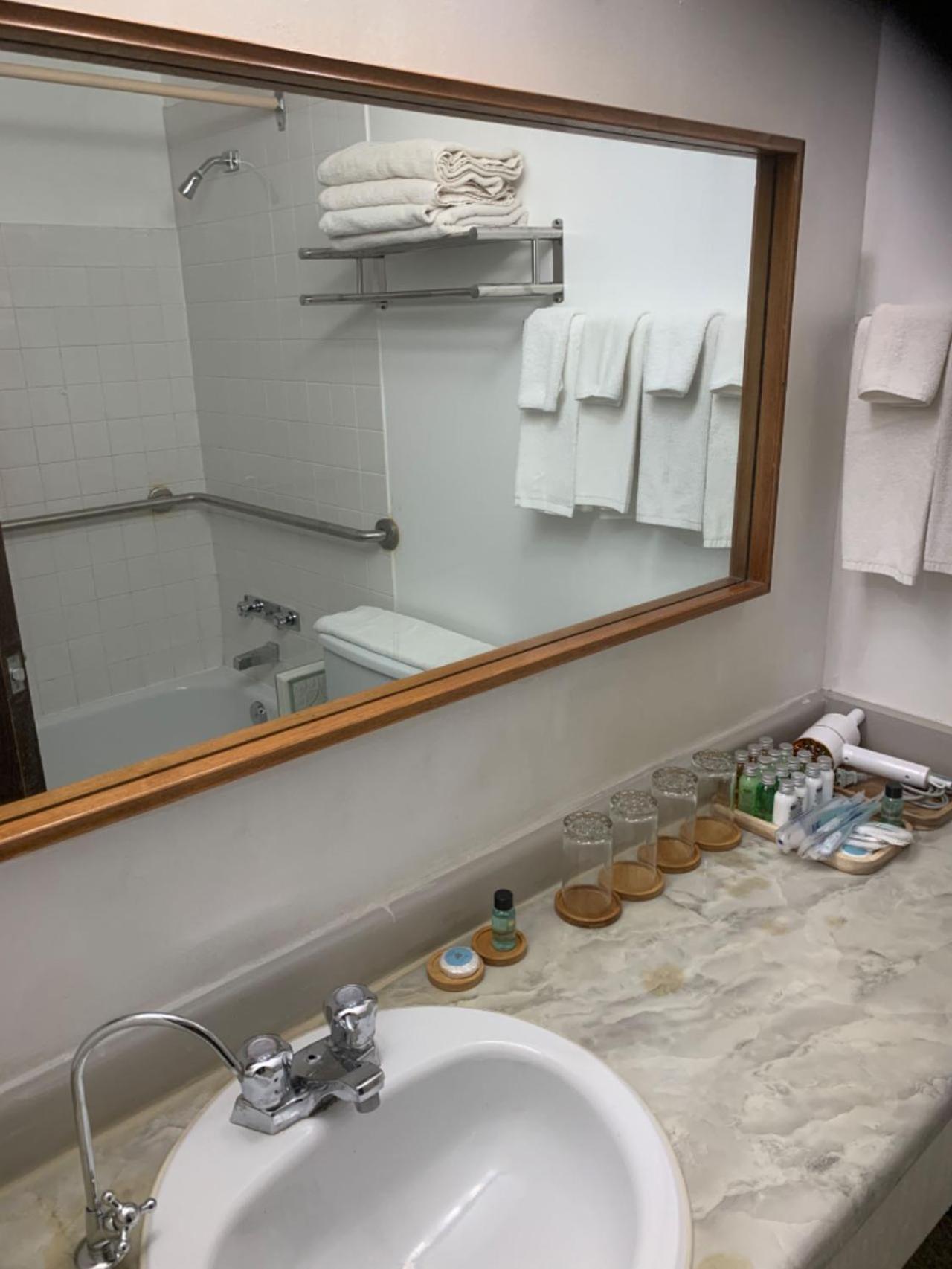 Providence Place Inn Port Hardy Εξωτερικό φωτογραφία